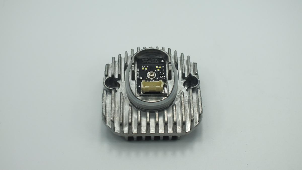 LED WITH HEAT SINK