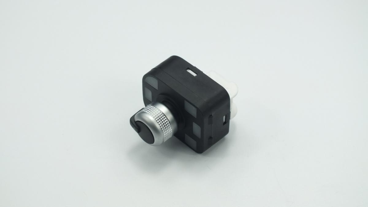 BOUTON D'OUVERTURE DE COFFRE