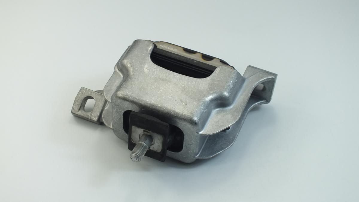 ENGINE MOUNT