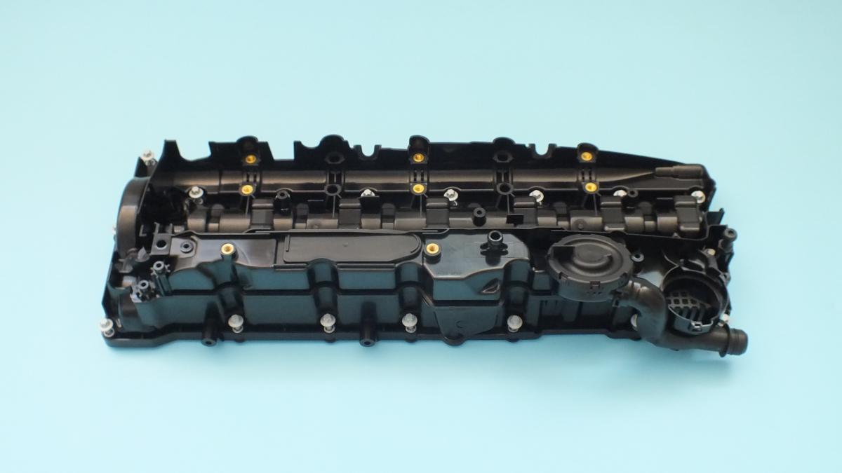 VALVE COVER