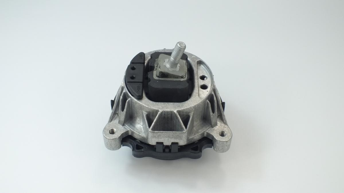 ENGINE MOUNT