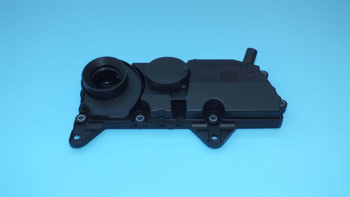 VALVE COVER
