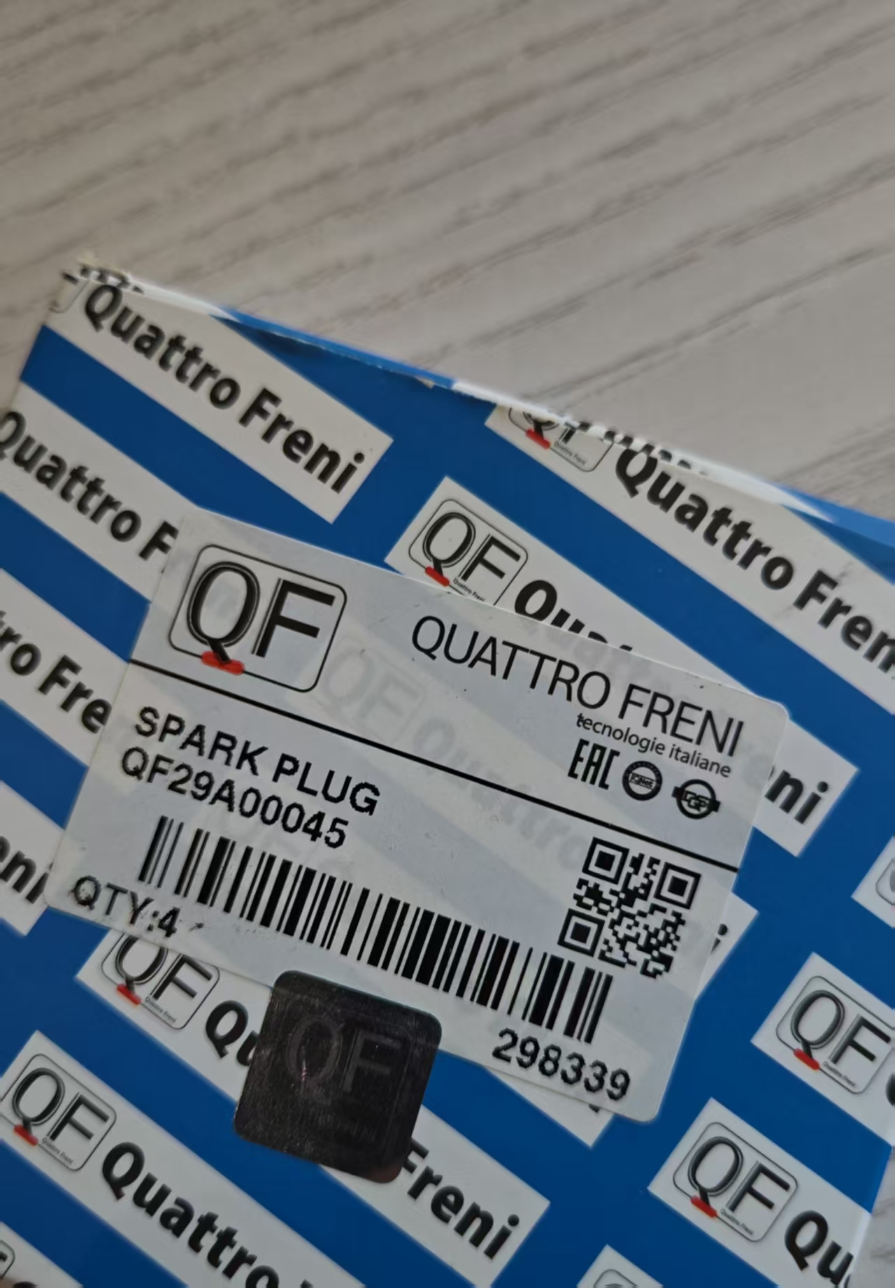 Abschlie&szlig;ende Verpackungspr&uuml;fung vor dem Versand